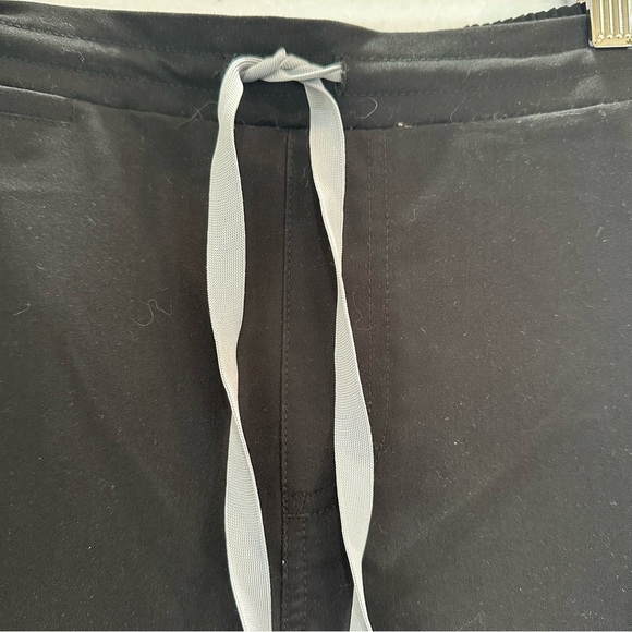 Figs Scrub Pants Technical Collection Straight Leg Women's Size Small Black - Picture 3 of 11